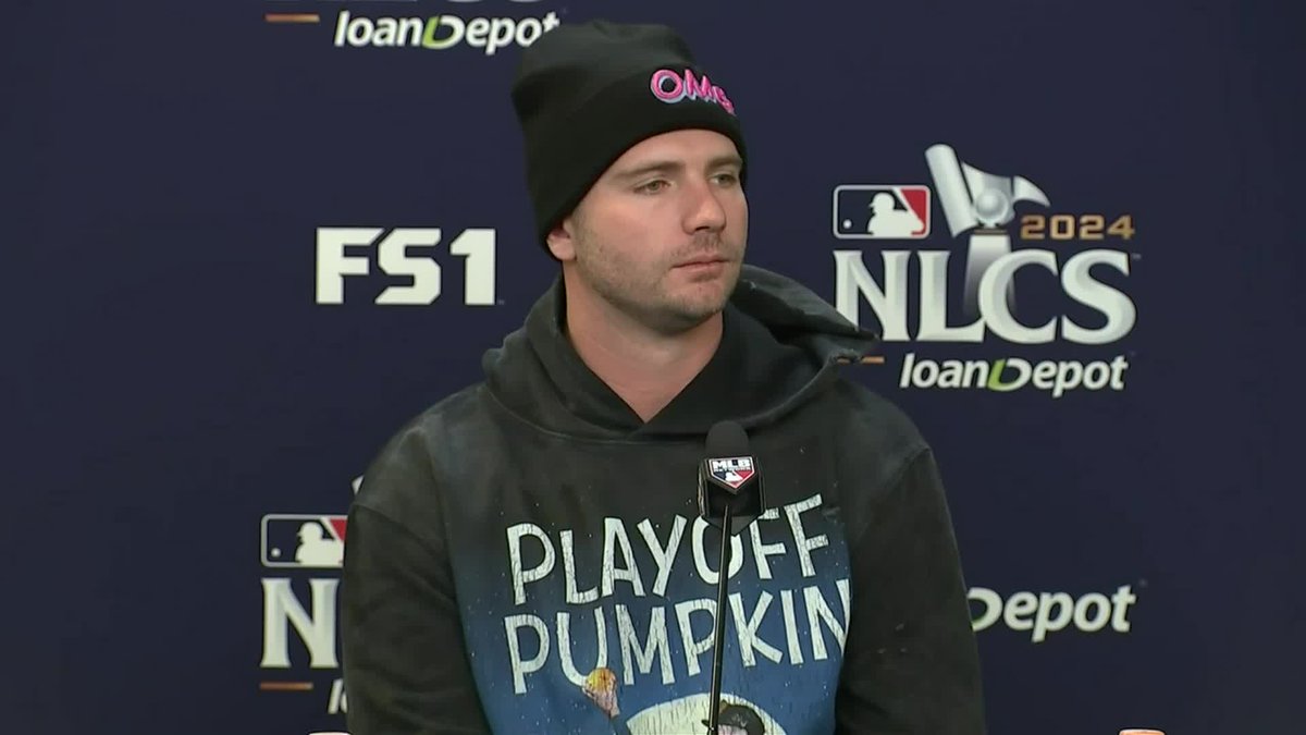 Pete Alonso says the playoff pumpkin is in his locker and he takes it with him to the hotel on the road: "I carry it with me. It could be destroyed in my luggage" 😂