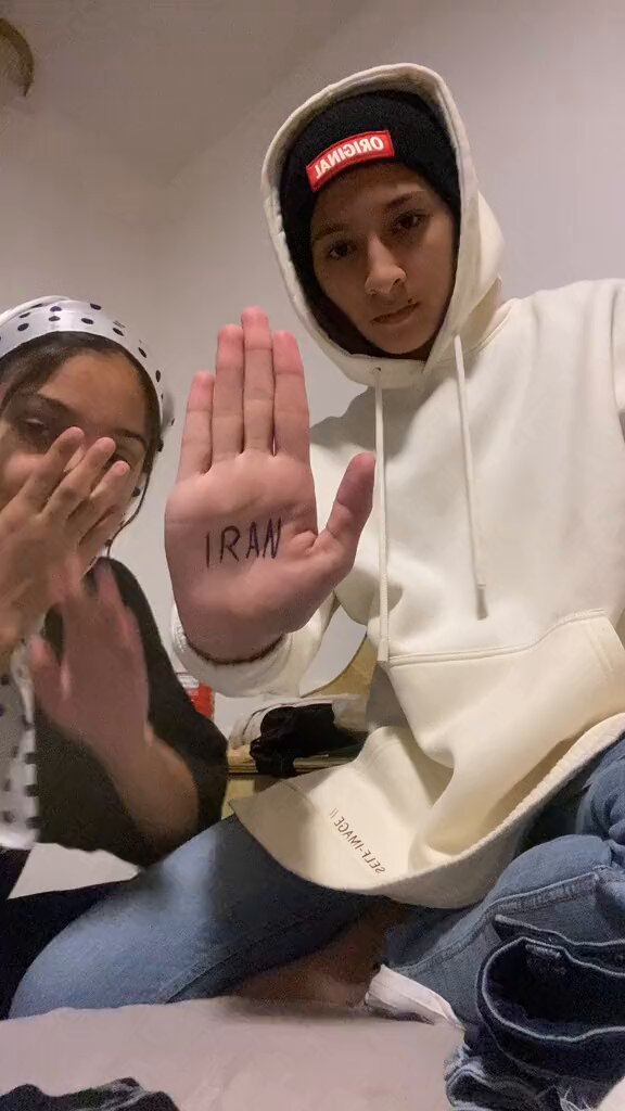 Brave Iranian girls give the universal signal for help. 2 years ago, morality police kiIIed Mahsa Amini for not wearing Hijab. Any woman in Iran could suffer her fate. They are part of the movement to free Iran. But need your help to free it.