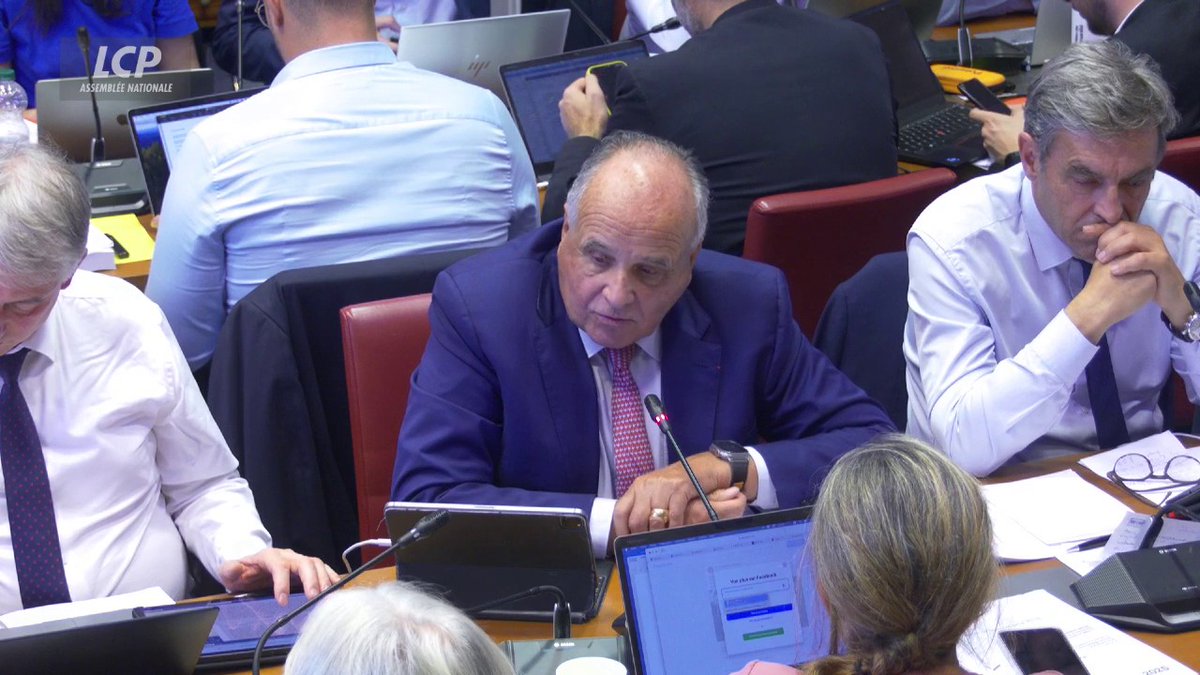 "3% franchement, c'est un bon compromis de justice fiscale" : les députés adoptent un amendement porté par Jean-Paul Matteï, qui porte le prélèvement forfaitaire unique (PFU), communément désigné sous le nom de flat tax, de 30 à 33%. #Budget2025 #DirectAN