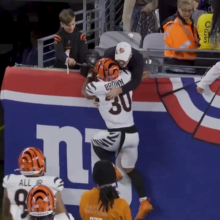 .CHASE BROWN just wanted to celebrate with some Cincinnati Bengals fans 🥹 (by barefootwine)