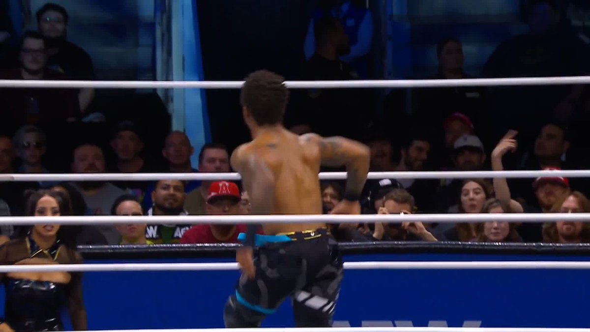 Shelton Benjamin SHUTS DOWN Lio Rush! Watch #AEWDynamite LIVE on TBS! Shelton J. Benjamin | Lio Rush 🖤