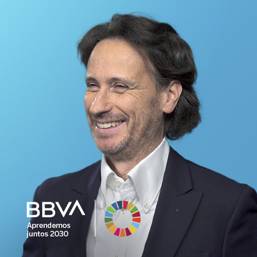 “En la vida lo importante es ser buena persona”, Victor Küppers, profesor y escritor.
