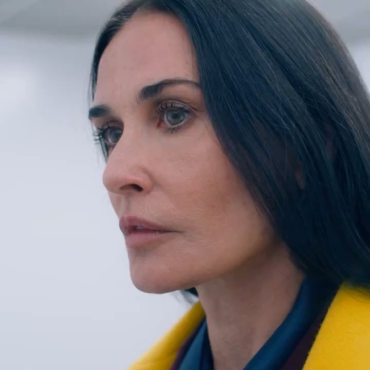 CEVHER / THE SUBSTANCE. Coralie Fargeat’nın tüm dünyada büyük ses getiren, şimdiden yılın en çok konuşulan filmleri arasına giren son deliliği. Başrollerde Demi Moore ve Margaret Qualley. Pek yakında. Bir MUBI Sunumu.