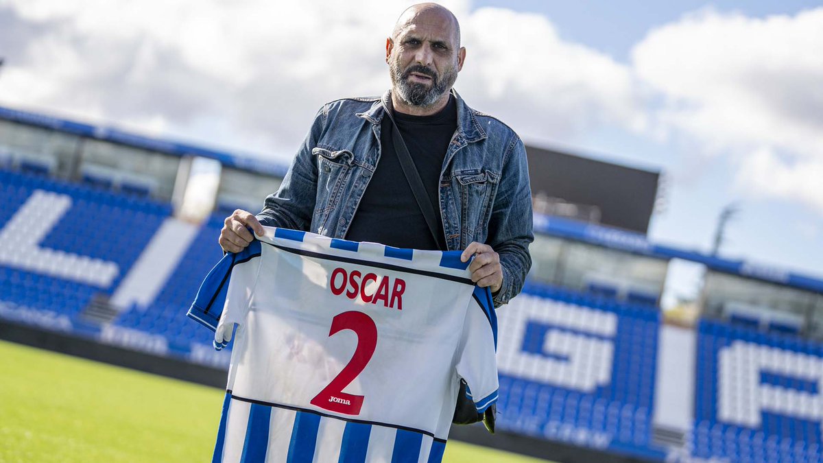 🎥🥒 𝟮 𝗗𝗘 𝗙𝗘𝗕𝗥𝗘𝗥𝗢 𝗗𝗘 𝟮𝟬𝟬𝟮, el día que el Lega ganó en el Calderón. 🤍💙 Charlamos con Óscar Fernández, leyenda de nuestro club, sobre aquel histórico día y el #AtletiLeganés de este domingo.