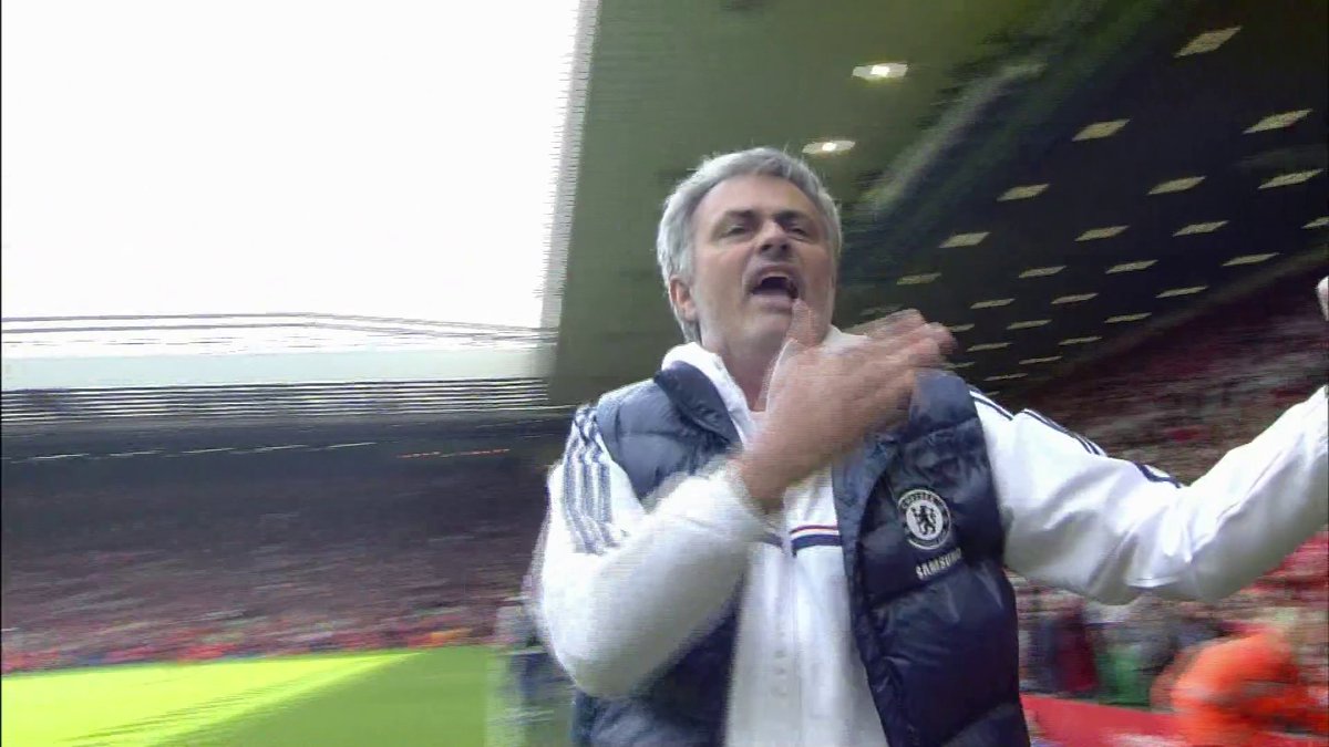 Let's THROW it back 🔙 Chelsea's Jose Mourinho celebrating Willian's injury time goal against Liverpool at Anfield 👀🕺