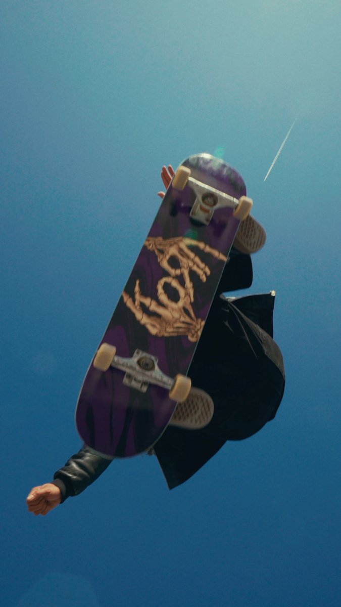 KoRn x THE SKATEROOM – Celebrate 30 years of KoRn with this exclusive, limited-edition collection. Two iconic skate decks are now available online for 72 hours only. Get yours now, exclusively on 🎥: Benoit Do Quang
