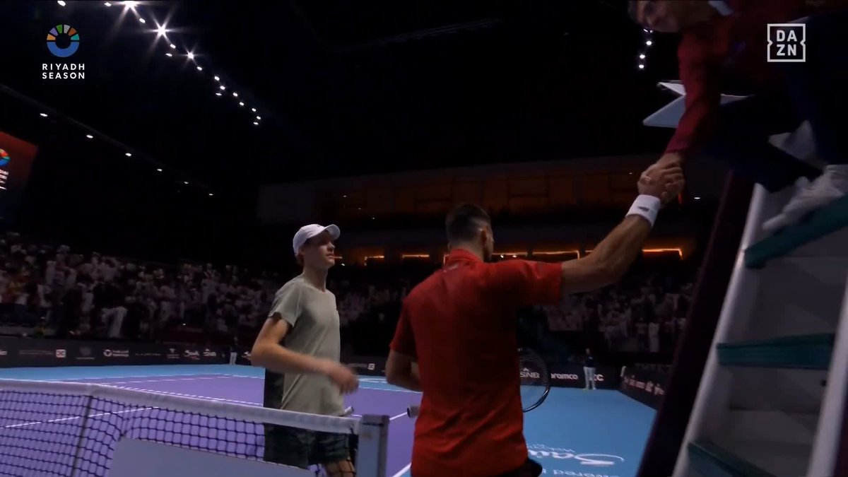 Sealed with a kiss! 😘 Jannik Sinner defeats Djokovic 6-2 6-7 6-4 to reach the Grand Final at the #SixKingsSlam