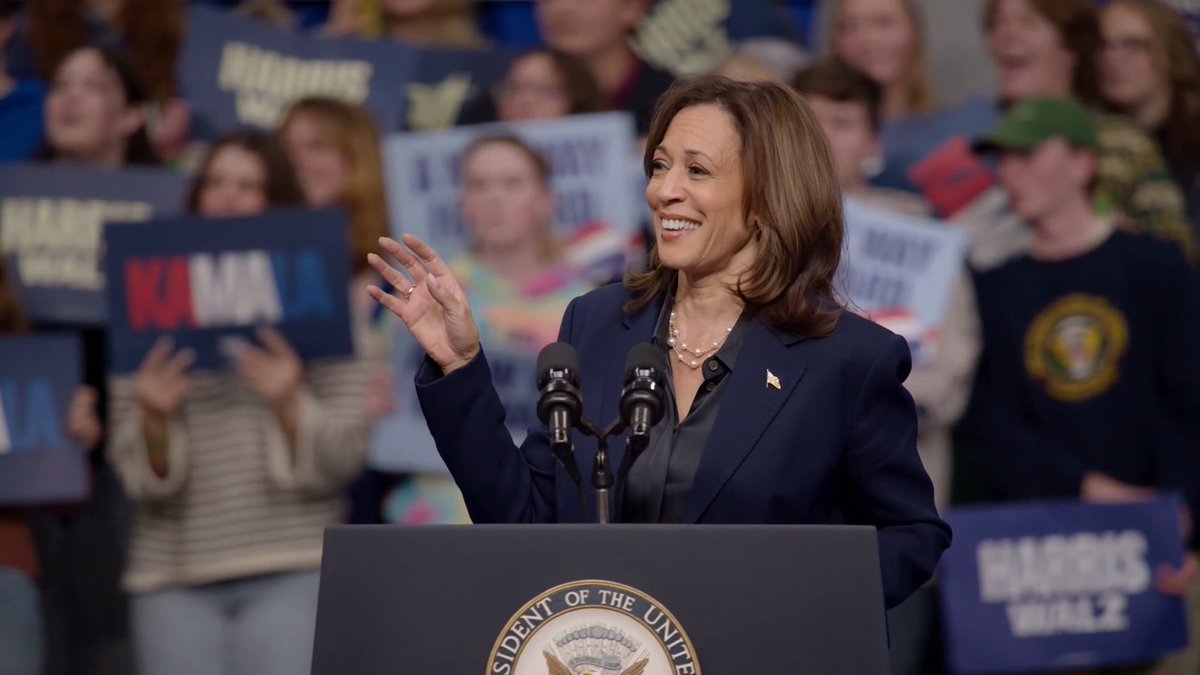 Vice President Harris to MAGA hecklers: “Oh you guys are at the wrong rally. I think you meant to go to the smaller one down the street” 🔥🔥🔥