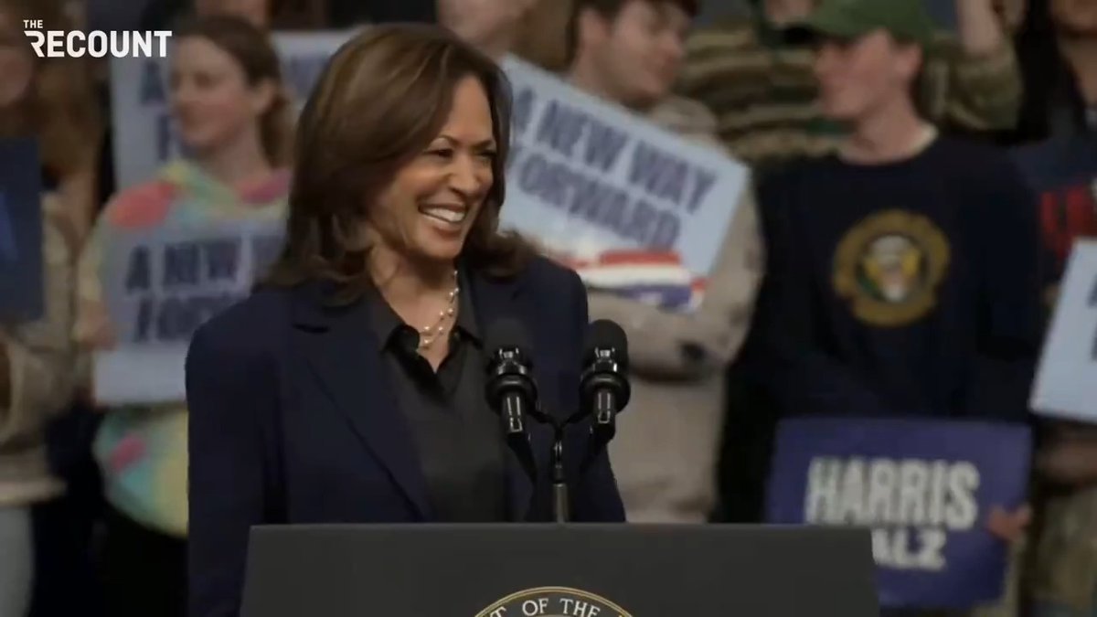KAMALA TO HECKLER: "Oh, you guys are at the wrong rally — I think you meant to go to the smaller one down the street."