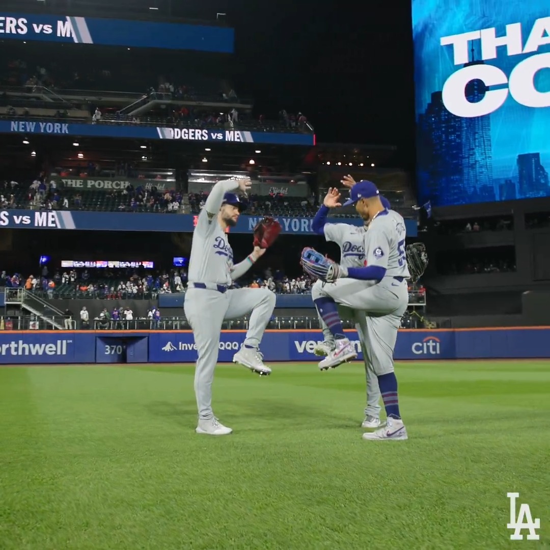 Victory formation! #NLCS
