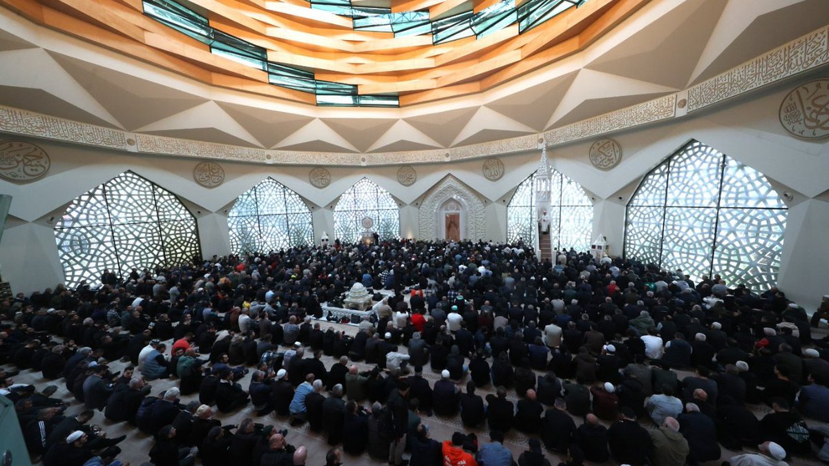 Bugün, Allah’ın haram kıldığı cana acımasızca kıyan; kadınlara, çocuklara, yaşlılara şiddetin her türlüsünü reva gören zalimler, ahiret bilincini kaybedenlerdir.