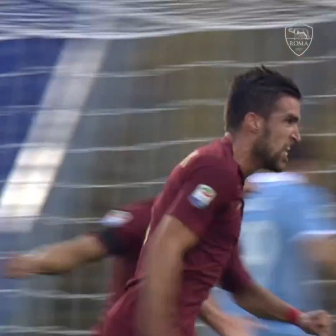 Strootman ha annunciato il ritiro 🐺 Grazie per le emozioni che abbiamo vissuto insieme e in bocca al lupo per il futuro, Kevin! 💛❤️ #ASRoma | Kevin Strootman