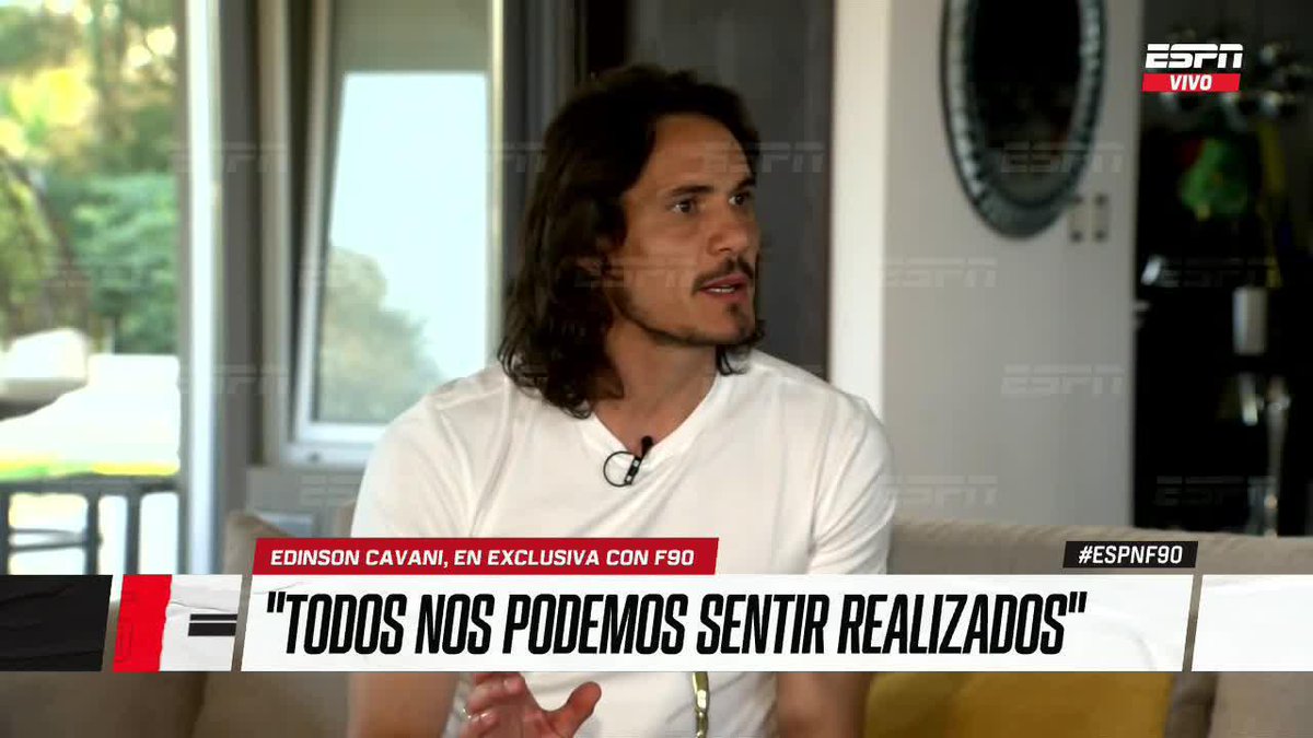 ⚽️ Edinson Cavani: 🎙️ "El niño uruguayo se cría en la calle con la camiseta de Boca, River, Nacional y Peñarol. Se veía que a la gran mayoría que les tiraba esa camiseta y esa pasión".