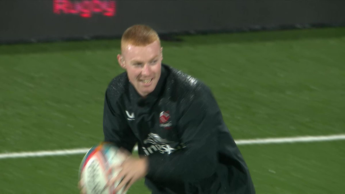 ⚪ Ulster Rugby's Nathan Doak talks to our panel while going through his pre-match paces on the pitch Up for discussion are his Ireland prospects, focusing on playing 9, and staying positive to make an impact off the bench 🗣️