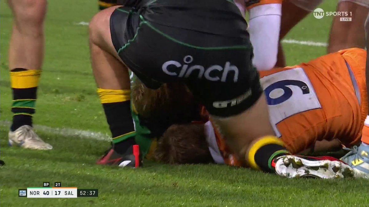 🚫 WHAT. A. TACKLE. Henry Pollock saves what looked like a definite try for Gus Warr. A never give up attitude by the 19-year-old Saints back rower.