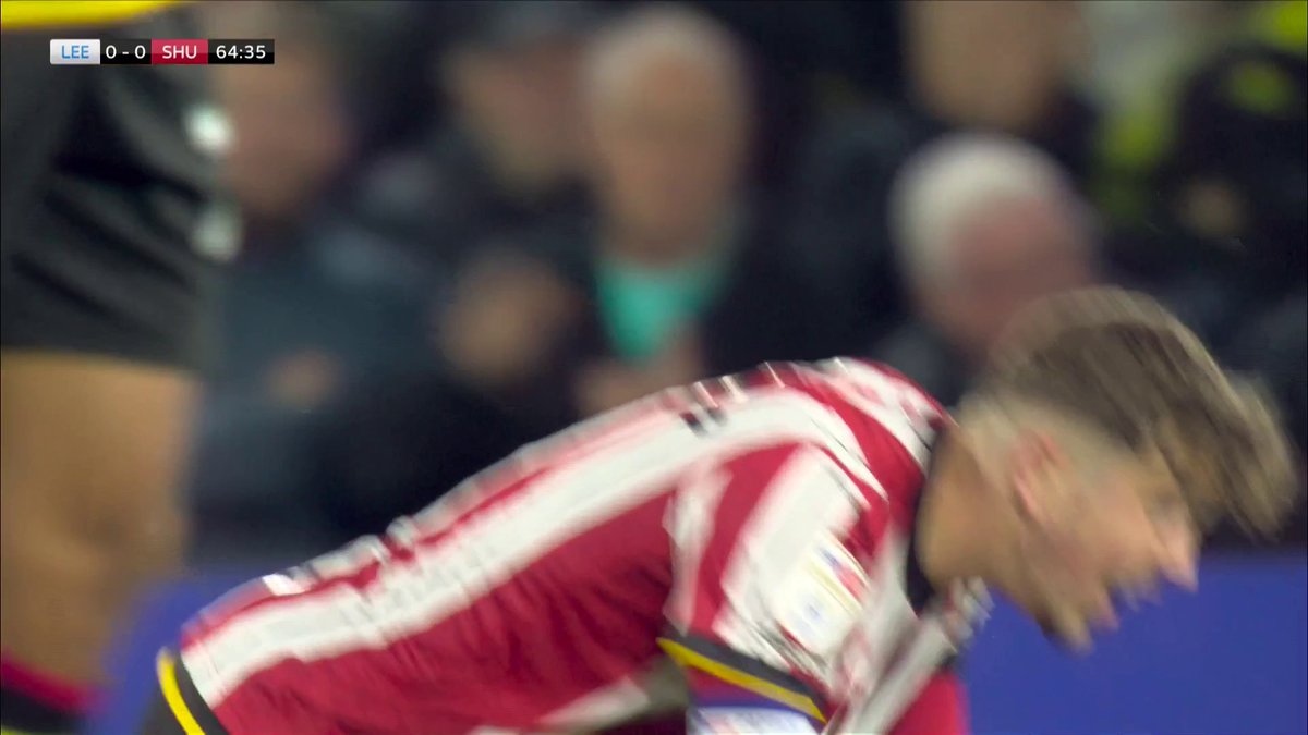 Ollie Arblaster's shot from distance is INCHES away from goal! 😨