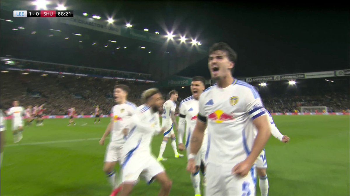 The delivery, the GOAL! 🔥🤯 Leeds have scored from a set-piece to put them ahead at Elland Road!