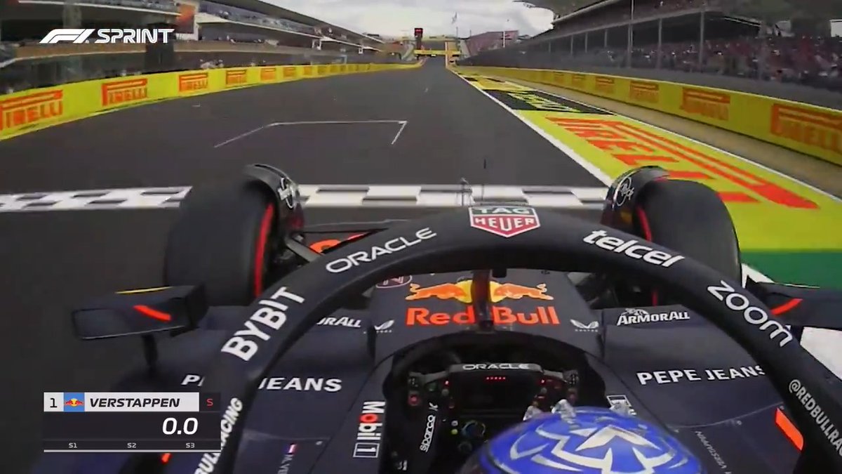 The perfect view of an exquisite lap 👌 Ride onboard with Max Verstappen as he charges to #F1Sprint pole 🥇 #F1 #USGP