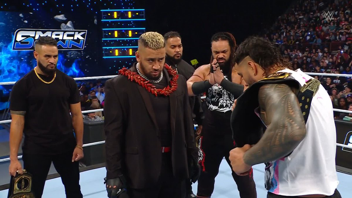 UCE to UCE! Jey Uso is not here to fight, just wants to share some words of wisdom with Solo Sikoa... #SmackDown