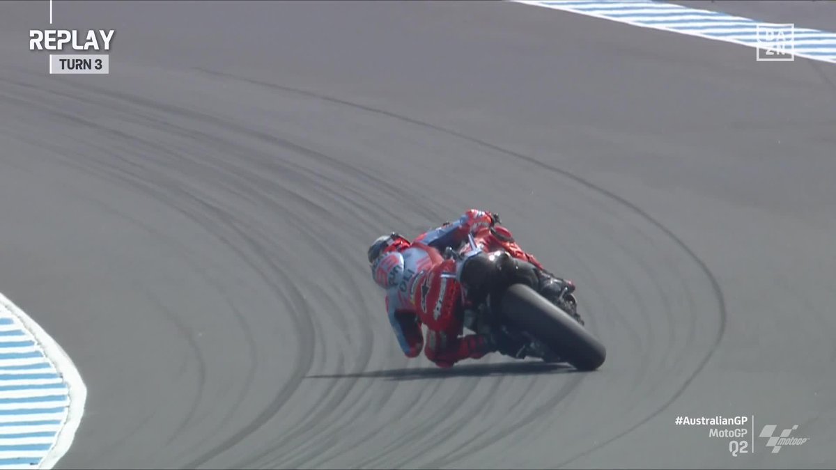Qué ESPECTÁCULO de imagen Marc Márquez derrapando, cruzando la moto, firmando el asfalto con su goma trasera 😍 #AustralianGP 🇦🇺 #MotoGP 🏁