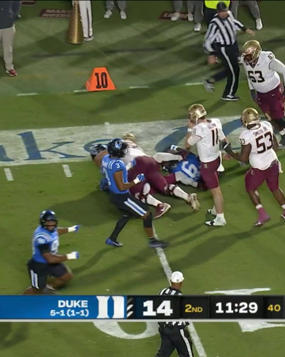 Duke's defense is EVERYWHERE. Florida State is the first FBS team with 3️⃣ turnovers on 3️⃣ consecutive plays this season 😳