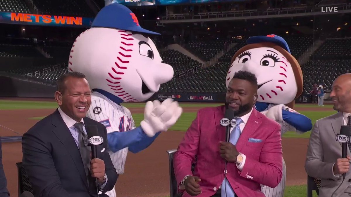 Papi going full Mr. Steal Yo Girl mode with Mrs. Met 😂💀