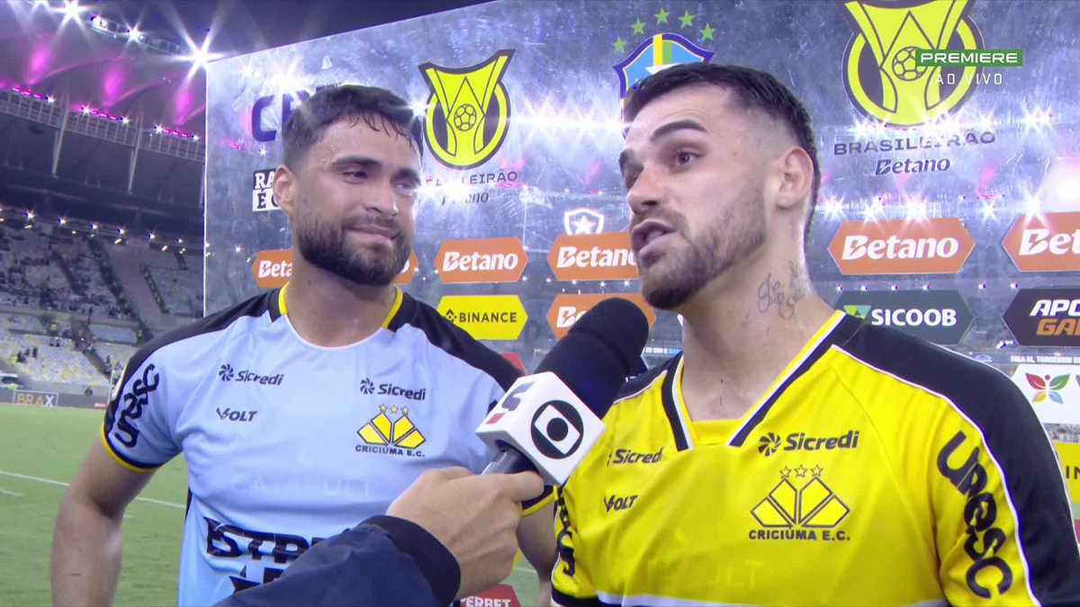 Felipe Vizeu sobre a comemoração com o 'chororô' para provocar a torcida do Botafogo: "Eu tinha que fazer (a comemoração), com certeza. Tem que manter o padrão, né?" 🎥 Premiere | ge