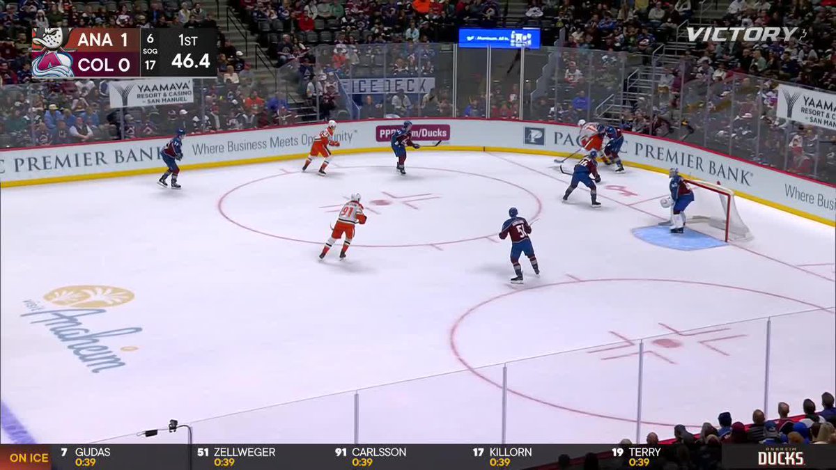 The Ducks played the puck into the netting but a fortunate call goes Anaheim's way, play goes on, and it's 2-0 🦆