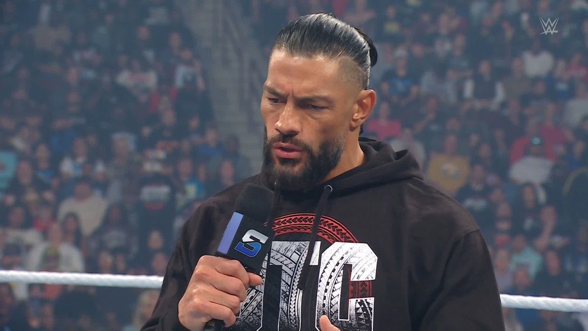 You heard Solo Sikoa, Roman Reigns. Acknowledge him and all will be okay... 👀 #SmackDown
