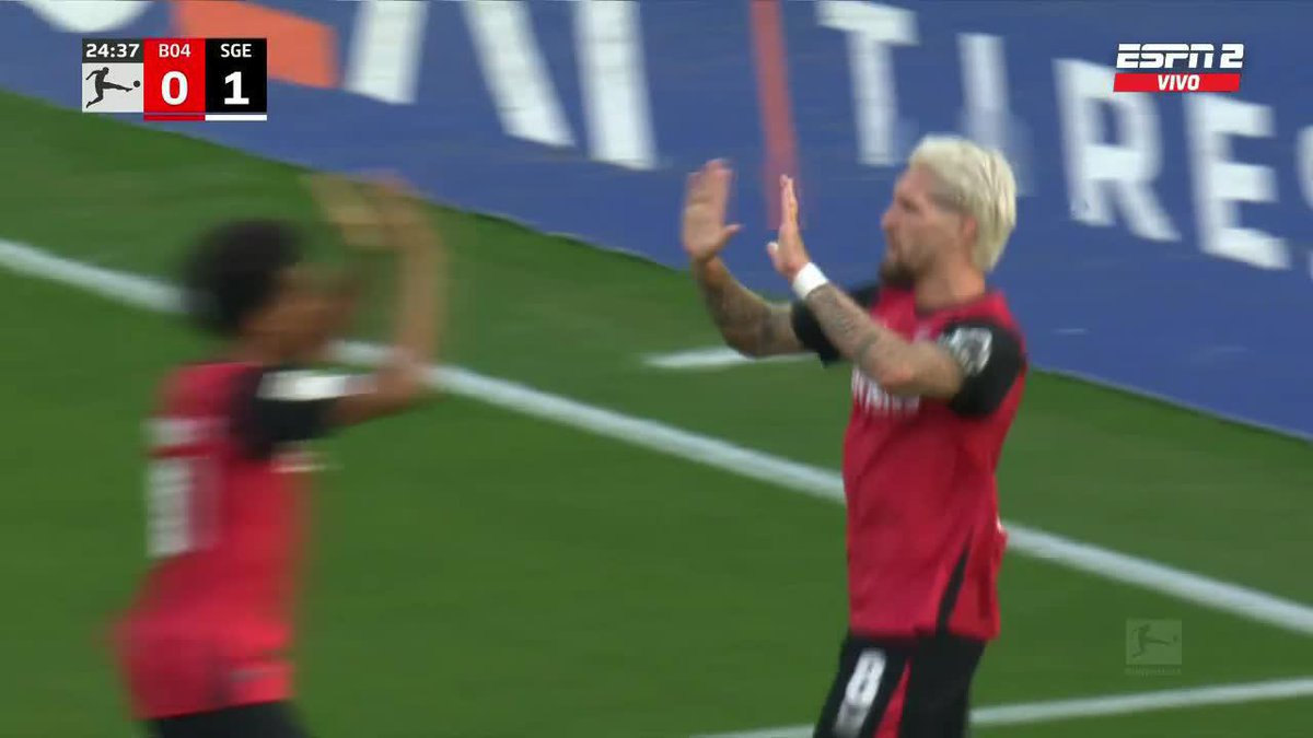 Señoras y señoras, póngase el traje, levántense y aplaudan el gol que fabricó Bayer Leverkusen de Xabi Alonso 🎩⚽️