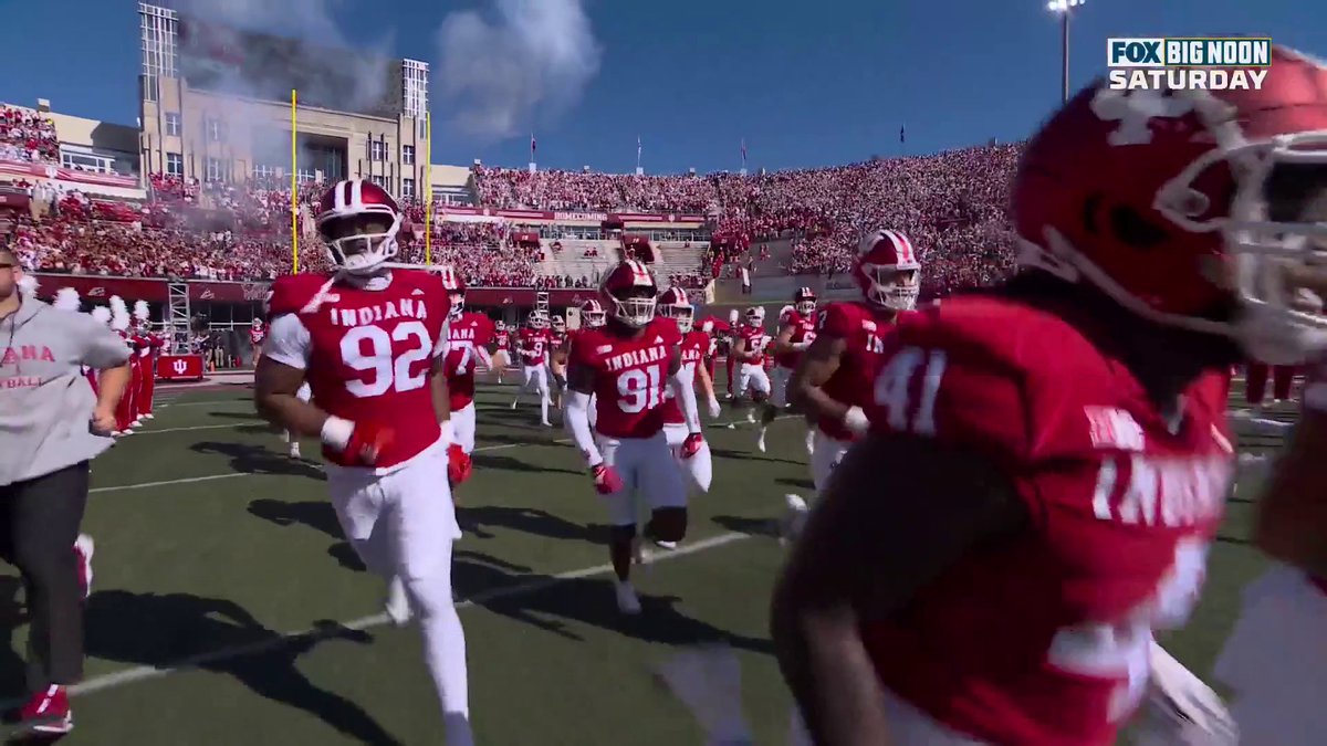 HERE COME THE HOOSIERS 😤 Indiana Football fans are LOUD 🙌