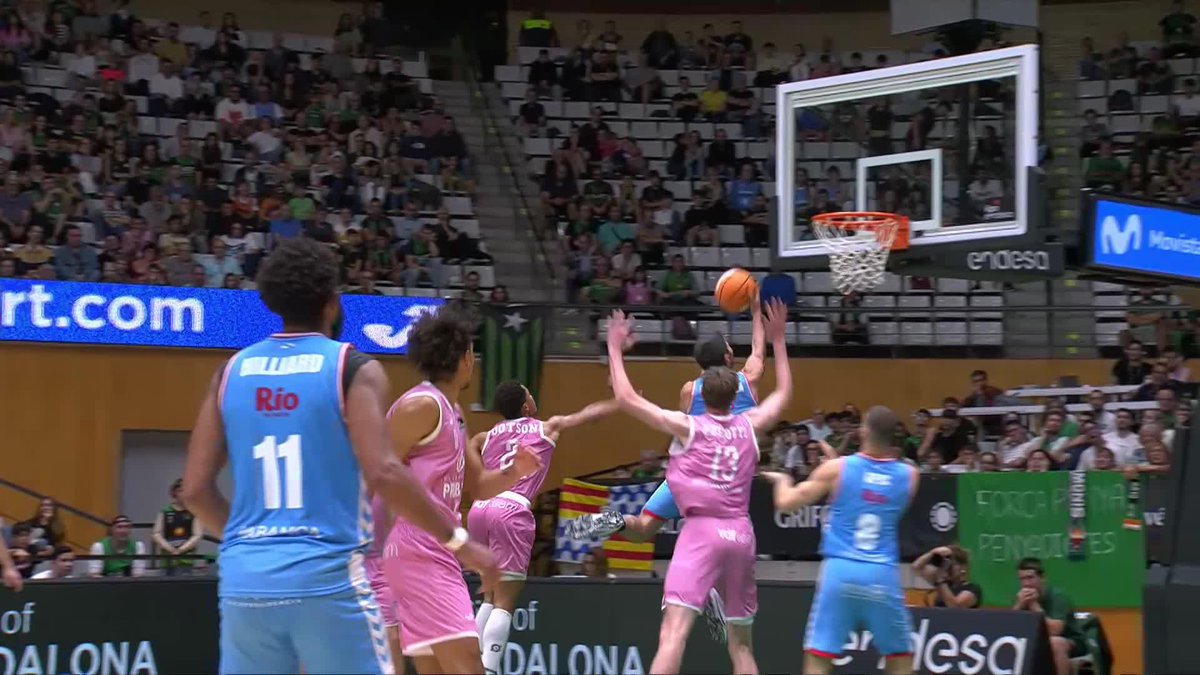 ยกQuรฉ manera de cerrar el tercer cuarto, Erik Quintela! ๐ ๐บ Movistar Plus #LigaEndesa | #ConectaConTuPasiรณn