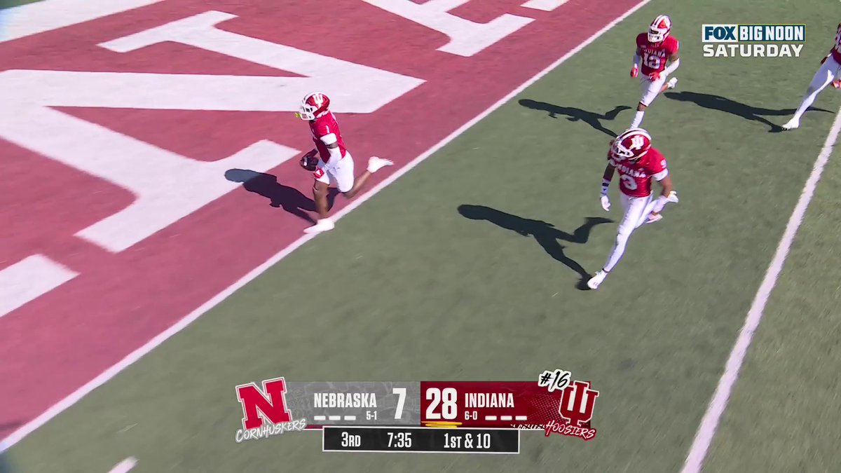 🗣️ "IU! AMERICA, THEY'VE GOT A FOOTBALL TEAM NOW! AND THEY CAN PLAY!" Gus Johnson was fired up after that Indiana Football interception 🔥🎙️
