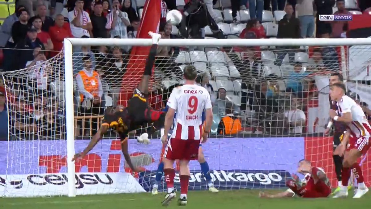 BeIN SPORTS, Osimhen'in golünü 12 farklı açıdan paylaştı. İyi seyirler
