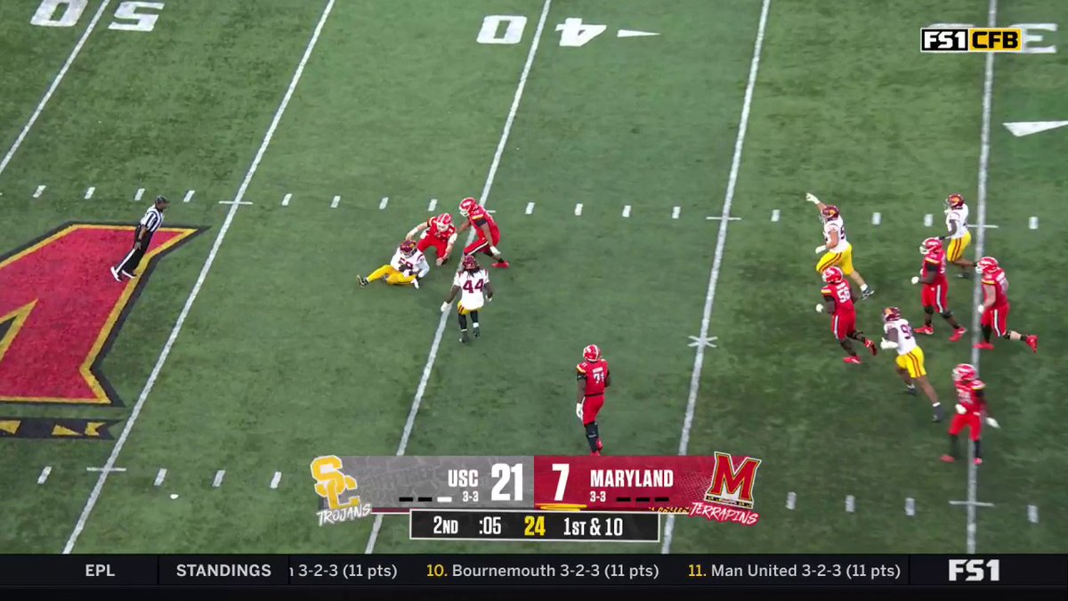 FUMBLE ON THE SNAP! THE TROJANS HAVE THE BALL!!!!