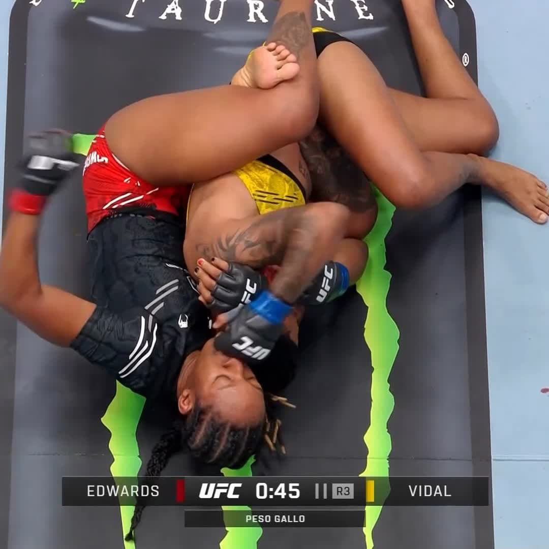 SE ACABA!!!! Joselyne Edwards 🇵🇦 somete a Vidal! #UFCVegas99