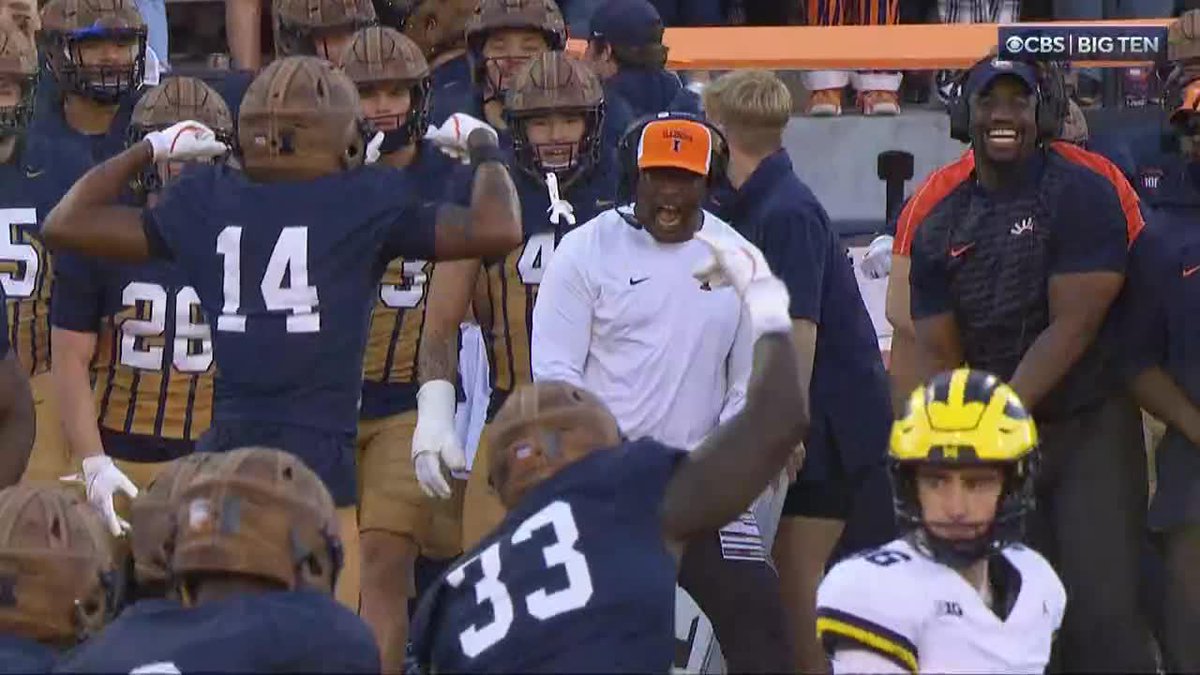 Illinois DC Aaron Henry was PUMPED after the Illinois Football stop 😤