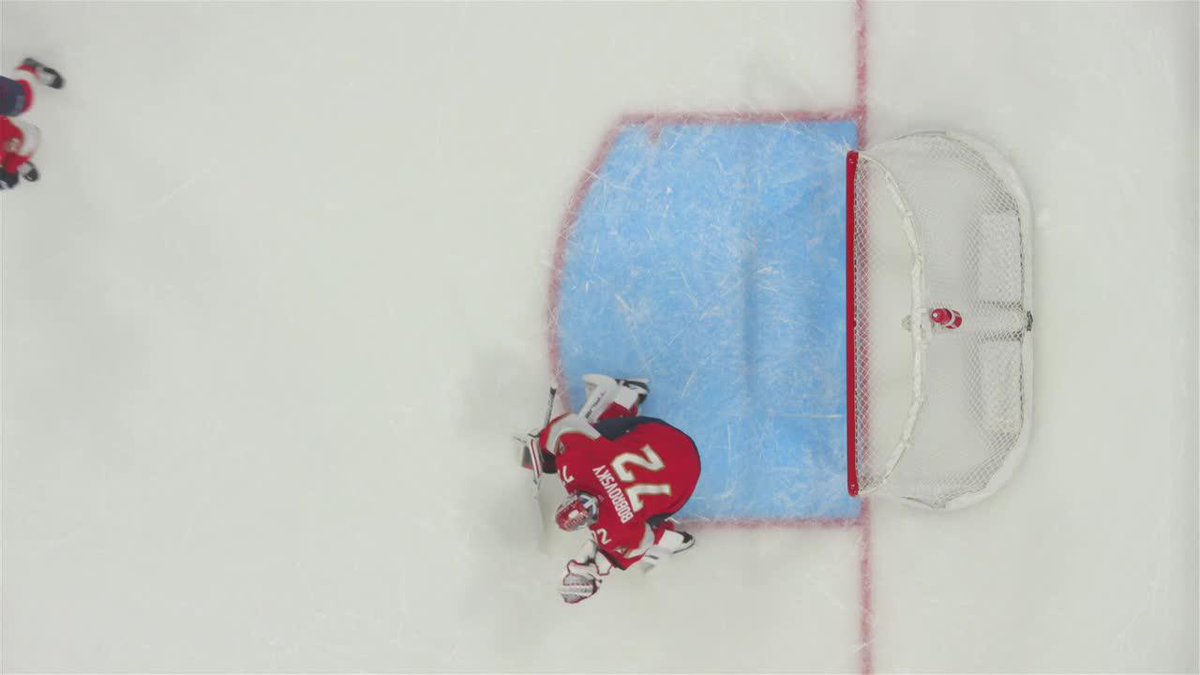 Sergei Bobrovsky sprawled across the net to rob Alex Holtz 🤯