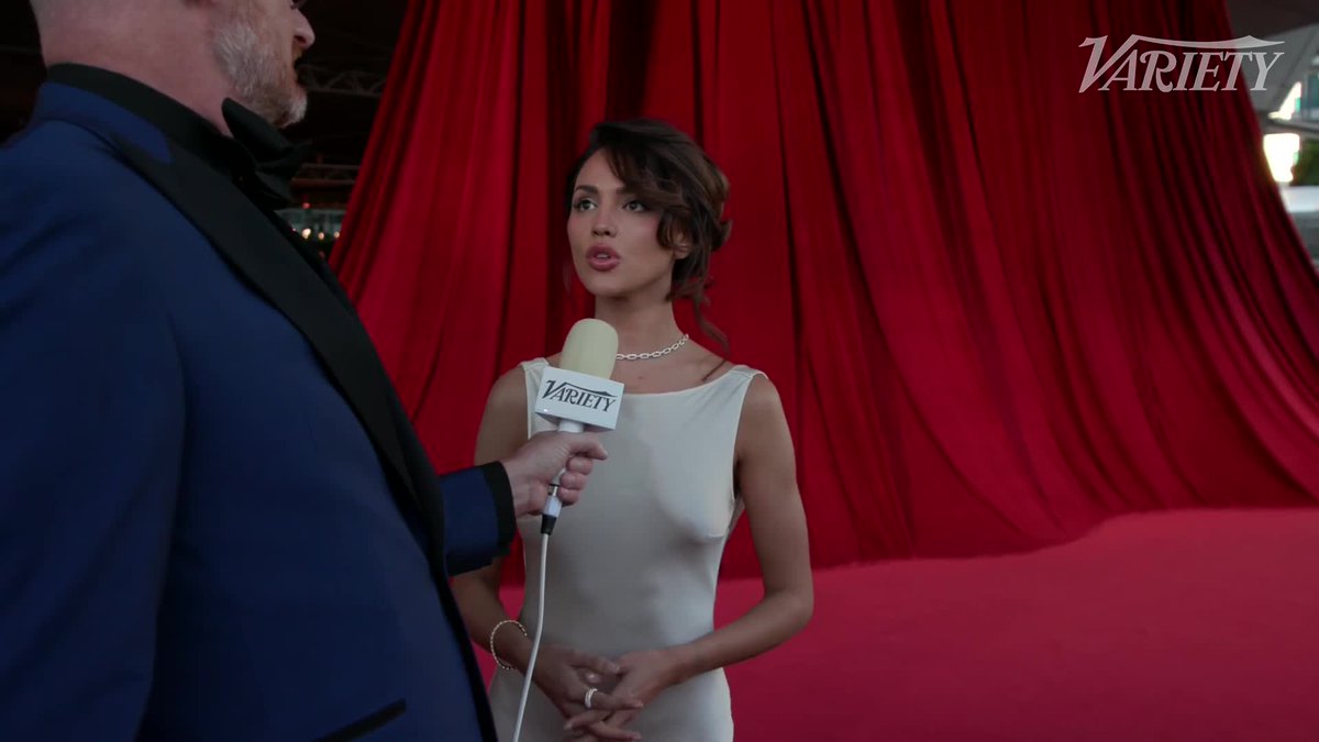 Eiza González on Diego Luna's prosthetics in "La Màquina": "I didn't recognize him. It took me a minute."