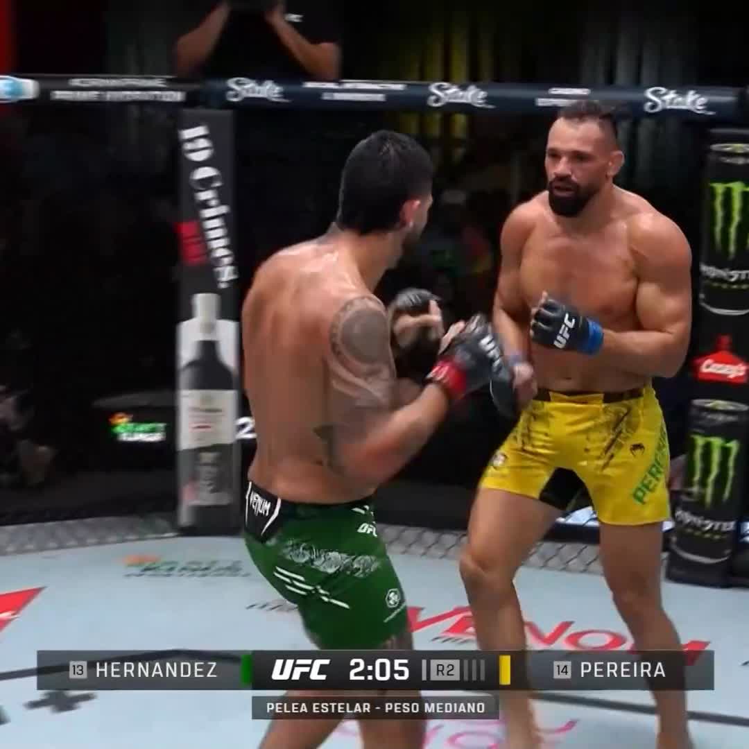 "Fluffy" Hernandez dominando la pelea a ras de lona #UFCVegas99