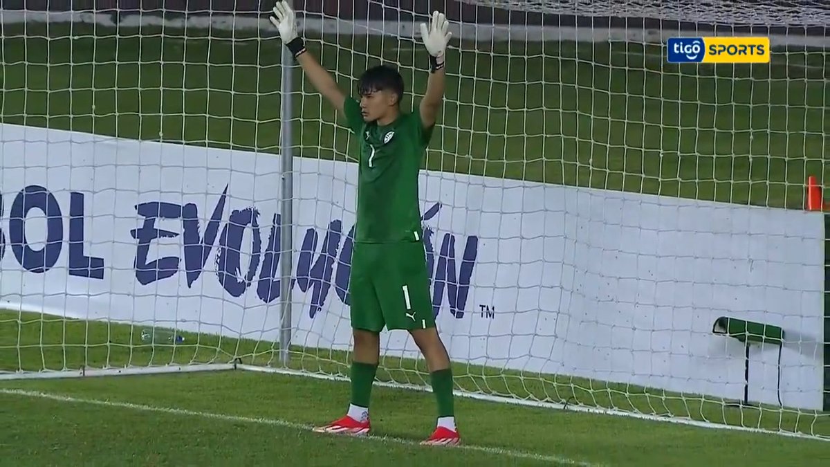 PARA VOLVER A VER🎬 ▶️Reviví lo mejor de la consagración de Paraguay en tanda de penales. 🧤🥇El portero concepcionero Félix Fernández se lució tapando el último remate de Ecuador para que la Albirroja logre su histórico tercer título continental en la CONMEBOL #Sub15.