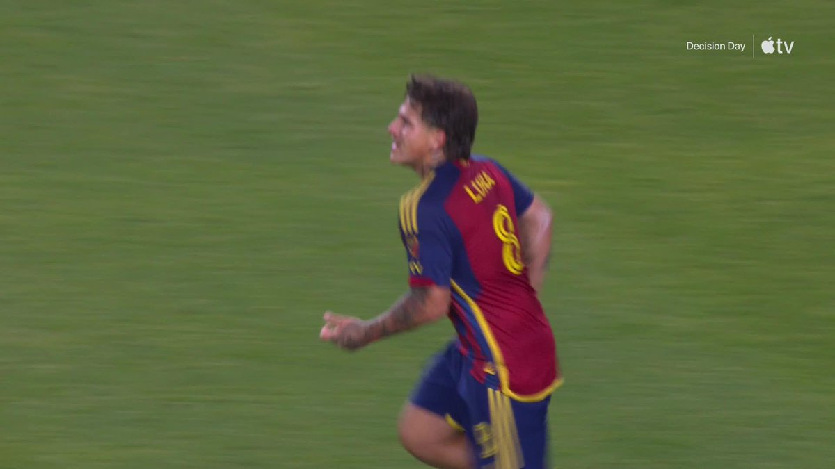 Oh my Diego Luna 🤯 Beautiful touch and a strong finish for the Real Salt Lake equalizer.