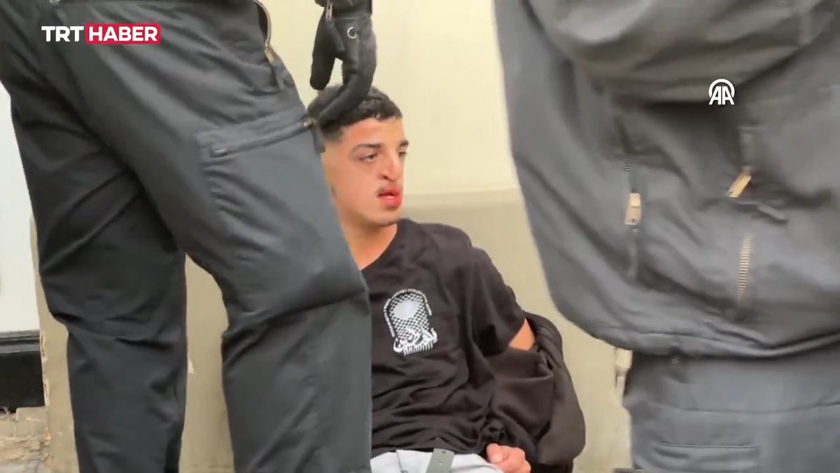 Alman polisi, Filistin'e destek eyleminde aralarında çocukların da olduğu göstericilere sert müdahalede bulundu.