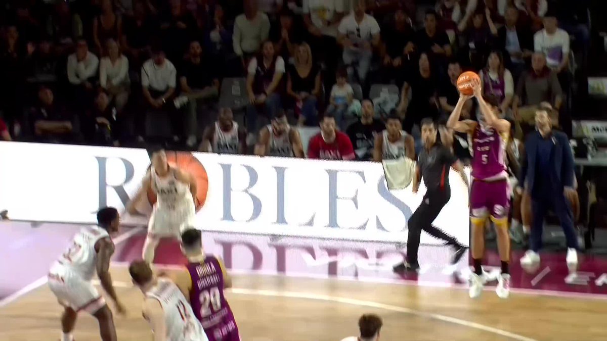 🎯 ORIOL 🎯 ORIOL 🎯 OOOOOORIOL PAULÍ ¡𝘽𝘼𝙉𝙂 𝘽𝘼𝙉𝙂, Oriol Pauli Fornells viene con el modo fuego activado y así cierra la primera parte, empatándola (46-46) y marcándose un partidazo! 📺 Movistar Plus+ | HIOPOS LLEIDA #LigaEndesa | #ConectaConTuPasion