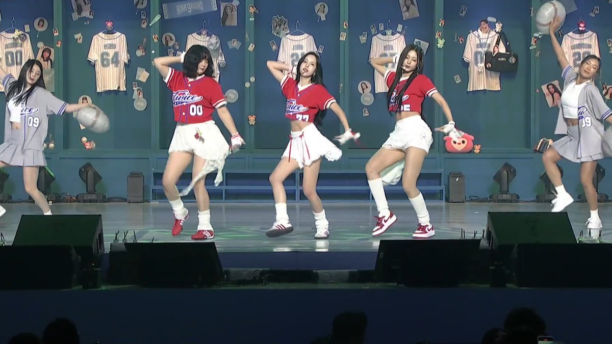 JEONGYEON MINA TZUYU 1,3,2 UNIT STAGE