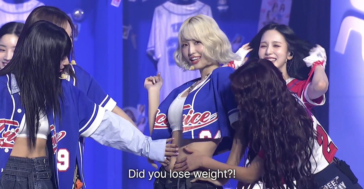 TWICE ALL TOUCHING MOMO'S ABS 😭😭
