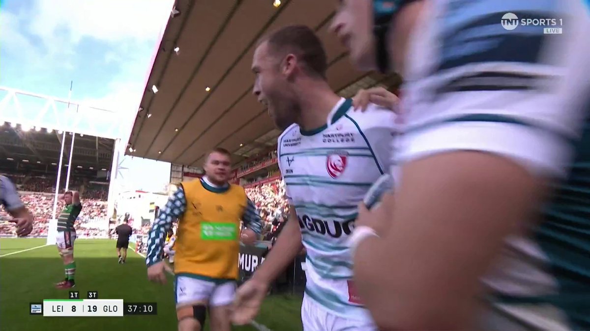 🍒 Llewellyn doubles his tally! 🤩 It all started with Tomos Williams' chip over the top and then Gloucester Rugby 🍒 were clinical in getting over the line! #LEIvGLO | #GallagherPrem | #EdSlaterCup