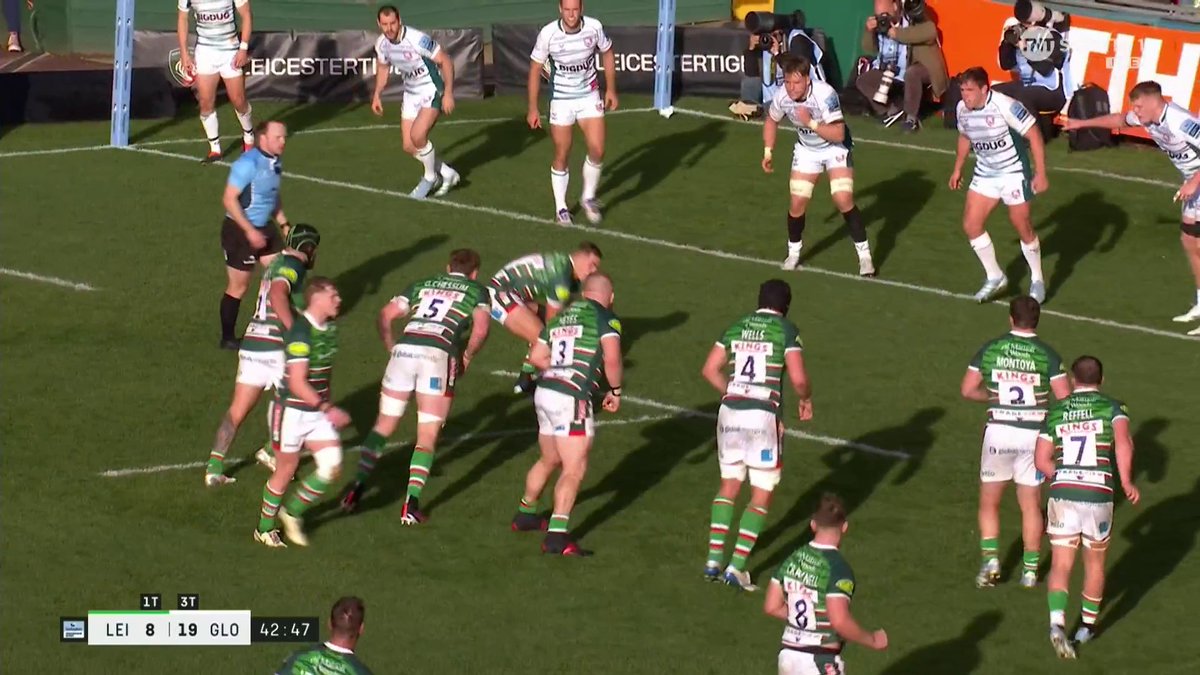 👀 I think we've seen this before... 🐅 Leicester Tigers score after using their tap penalty routine 🕺 #LEIvGLO | #GallagherPrem | #EdSlaterCup