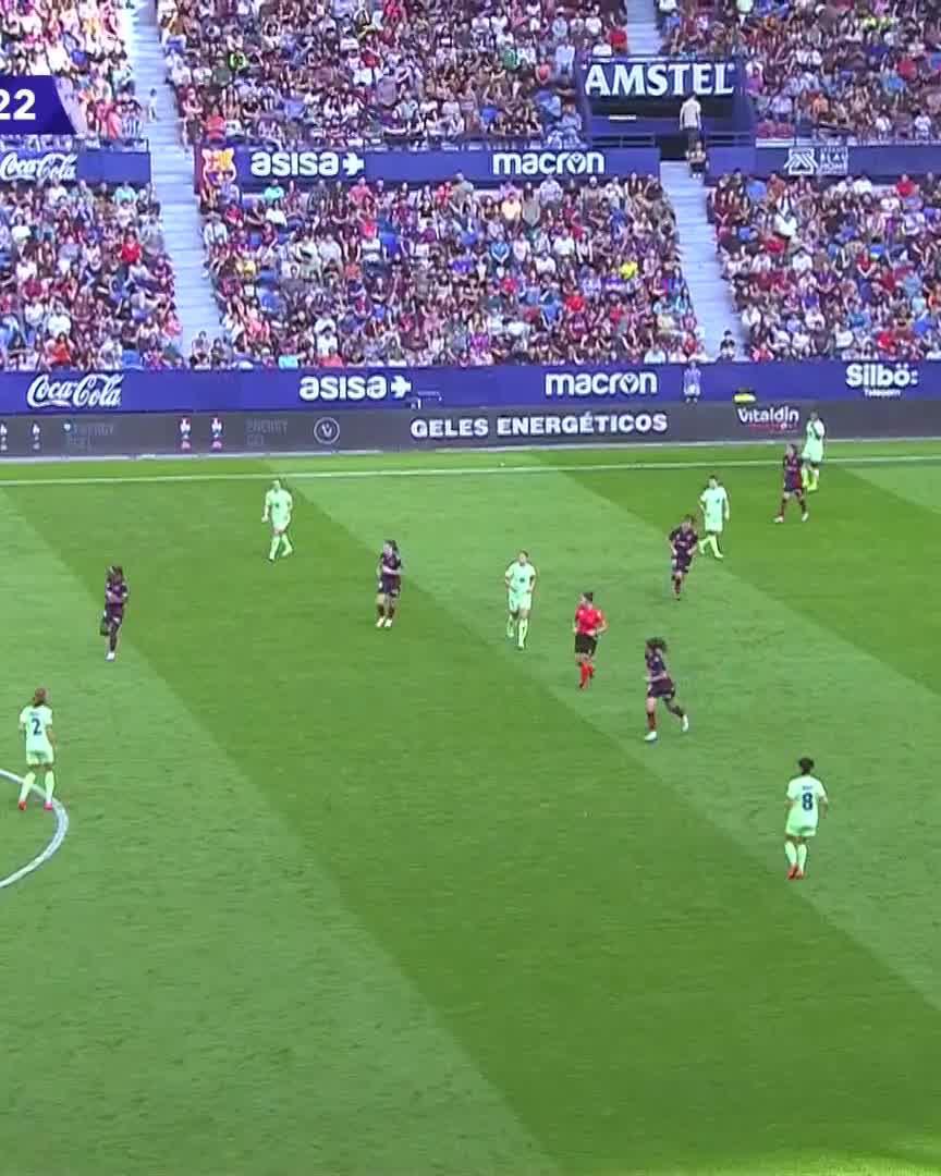 Kika Nazareth marcou o seu primeiro golo oficial pelo Barcelona.