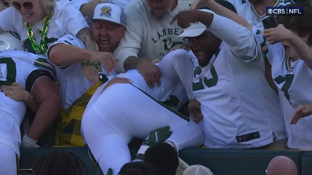 First game as a Packer, first Lambeau Leap! 🧀